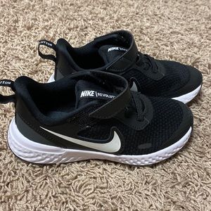 Nike Revolution Kids Shoes. Size 11c - Never worn.